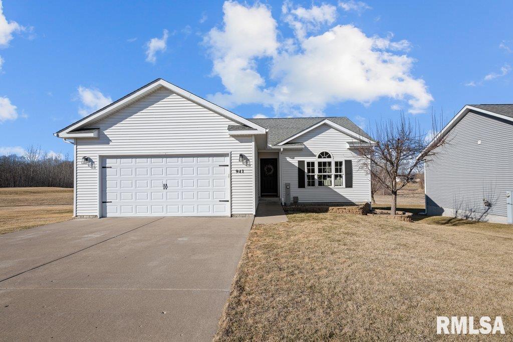 941 W 5th Ave., Andalusia, IL 61232