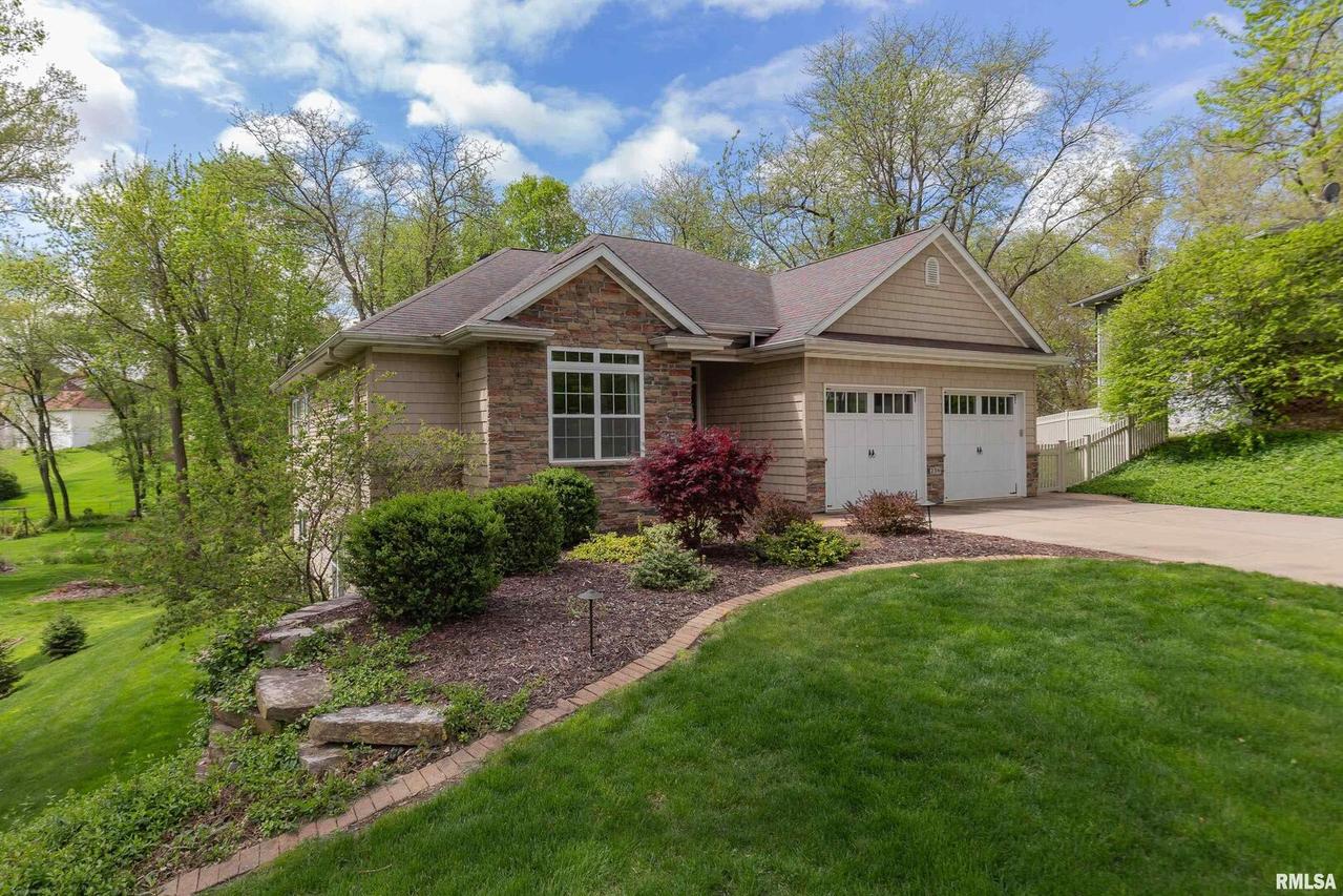 236 Meadowbrook Ct., Geneseo, IL 61254