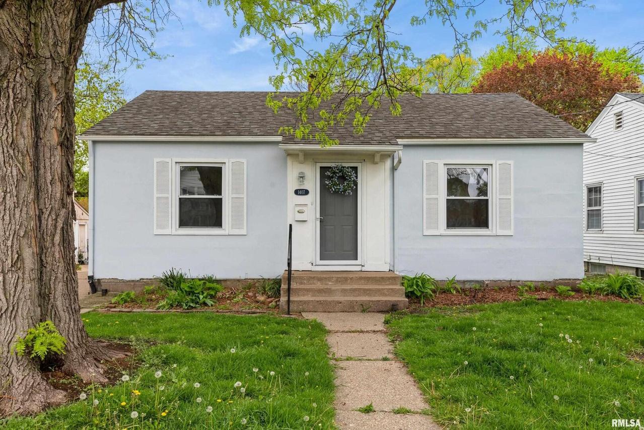 1407 27th Ave., Moline, IL 61265