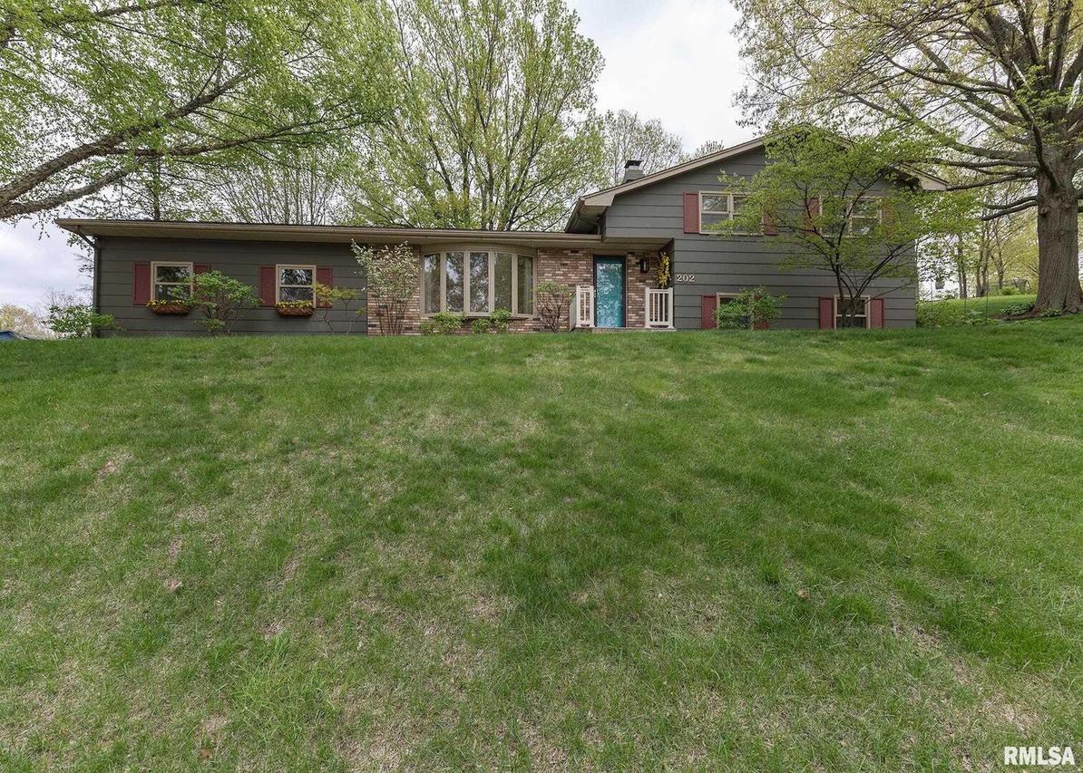 202 Pin Oak Dr., Geneseo, IL