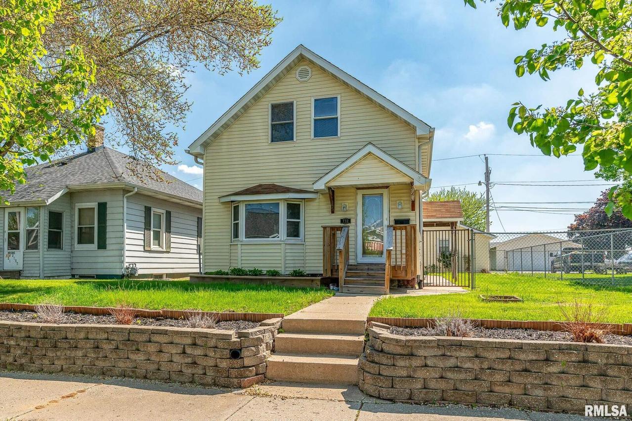 732 26th St., East Moline, IL 61244