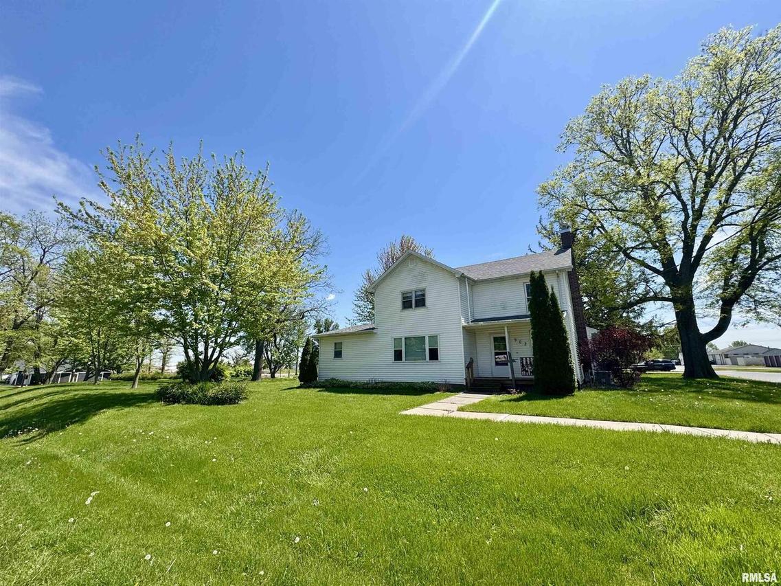 902 E Main St., Aledo, IL 61231