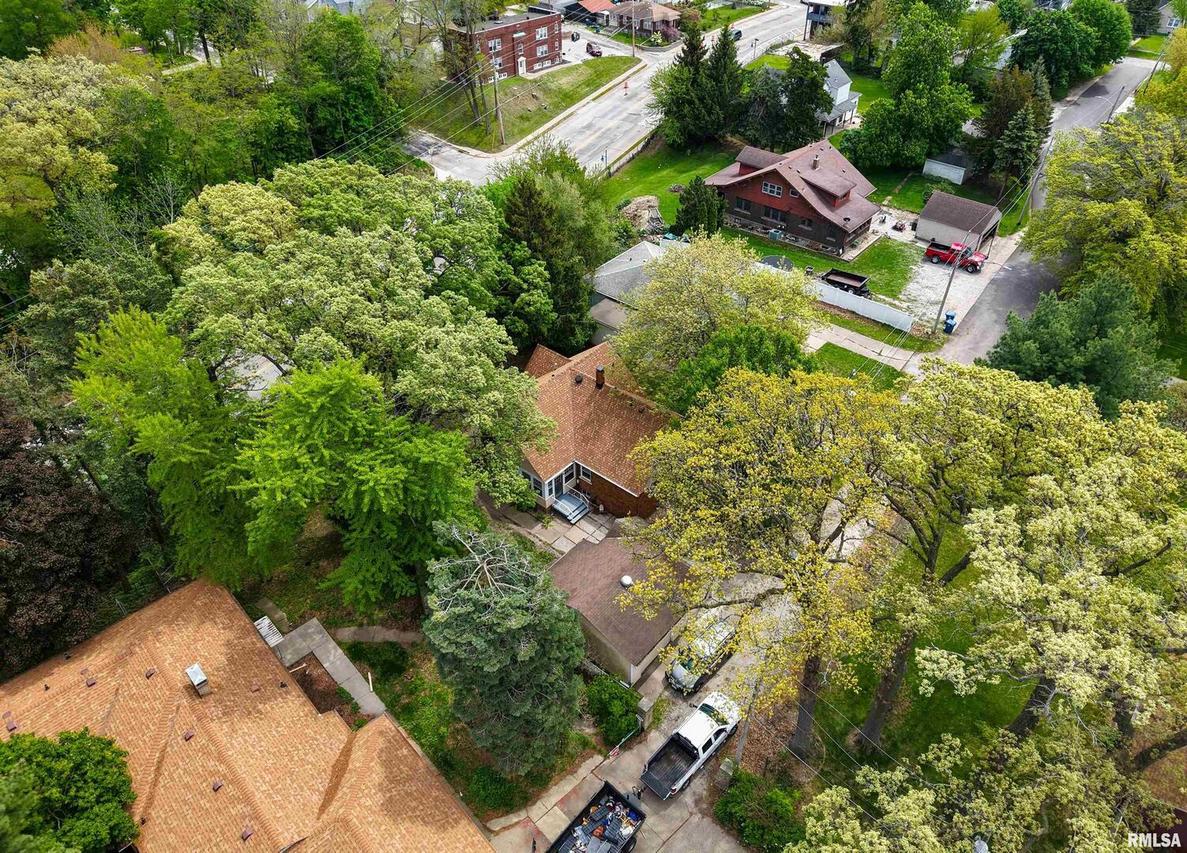 1833 7th St., East Moline, IL 61244