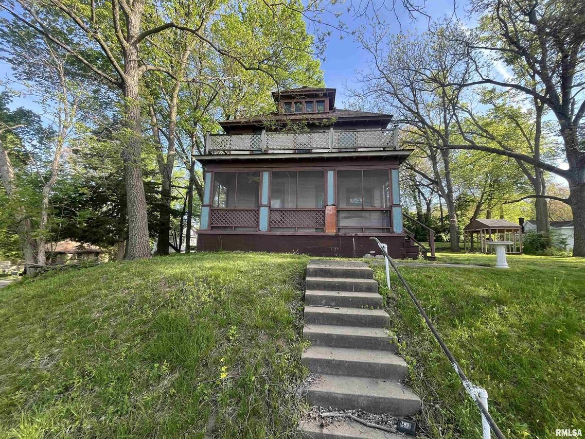 1403 45th Ave., Rock Island, IL 61201