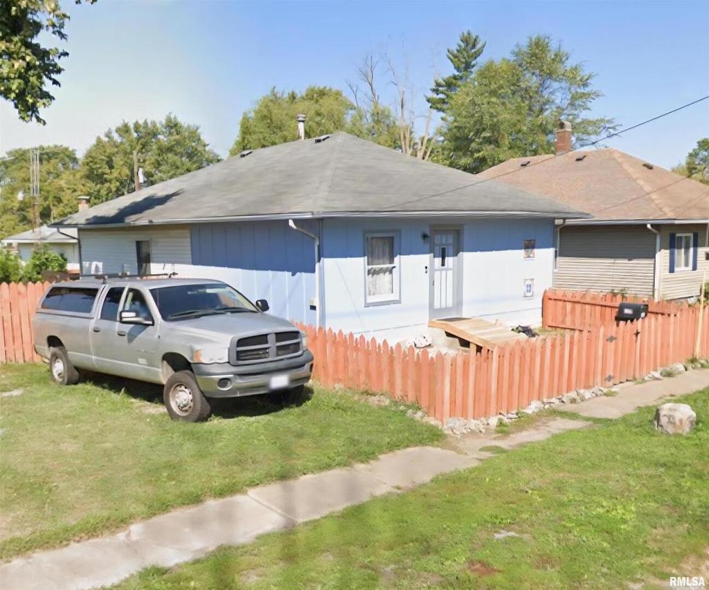 1201 N 13th St., Herrin, IL 62948