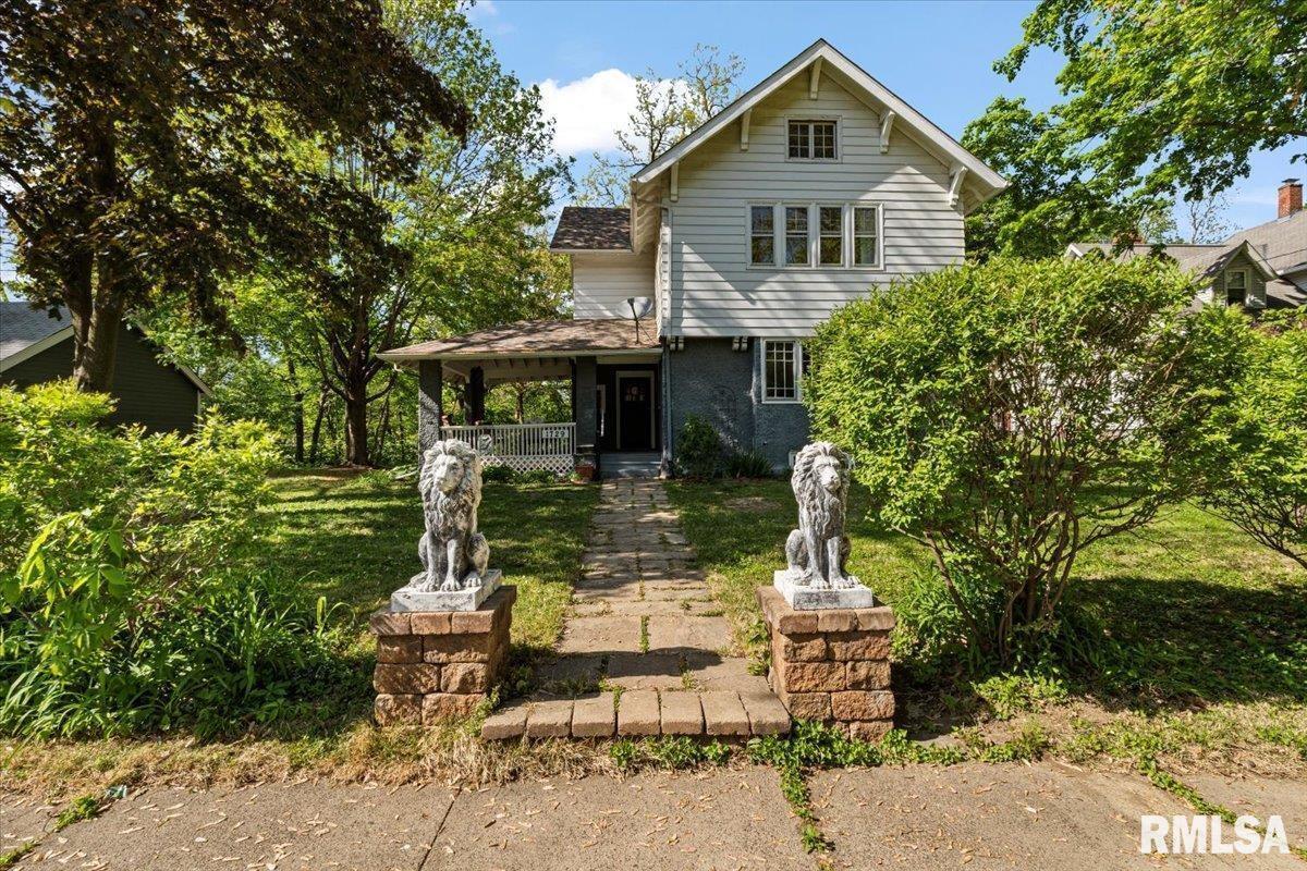 1729 11th Ave., Moline, IL 61265