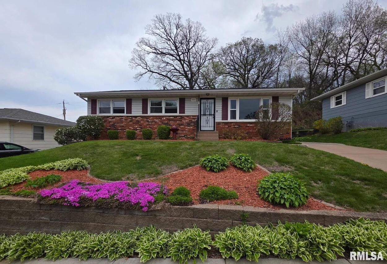 8011 7th St., Rock Island, IL 61201