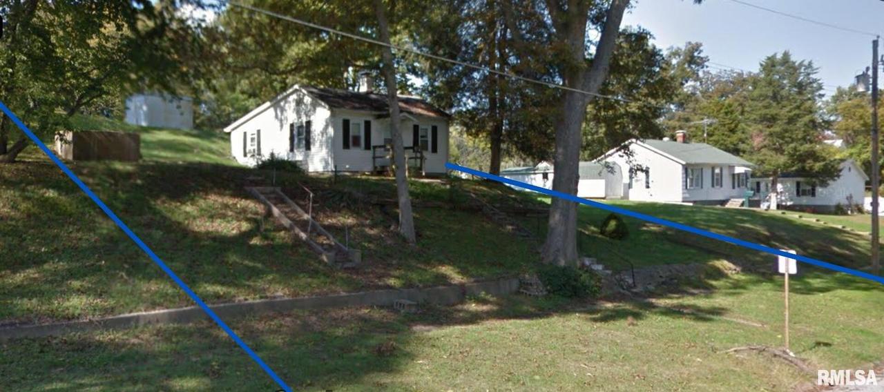 420 S Main St., Grayville, IL 62844