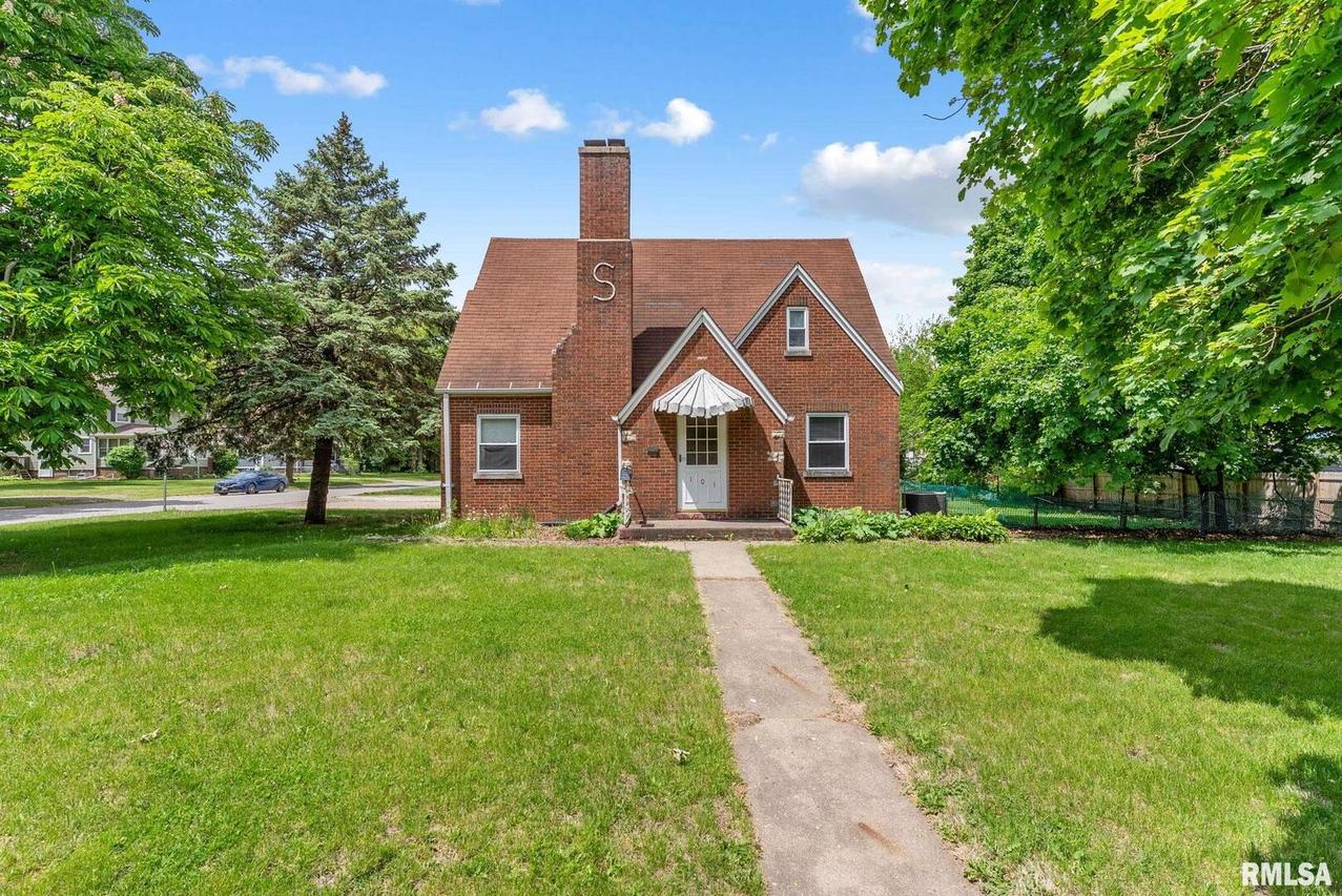 101 N Ridge St., Cambridge, IL 61238