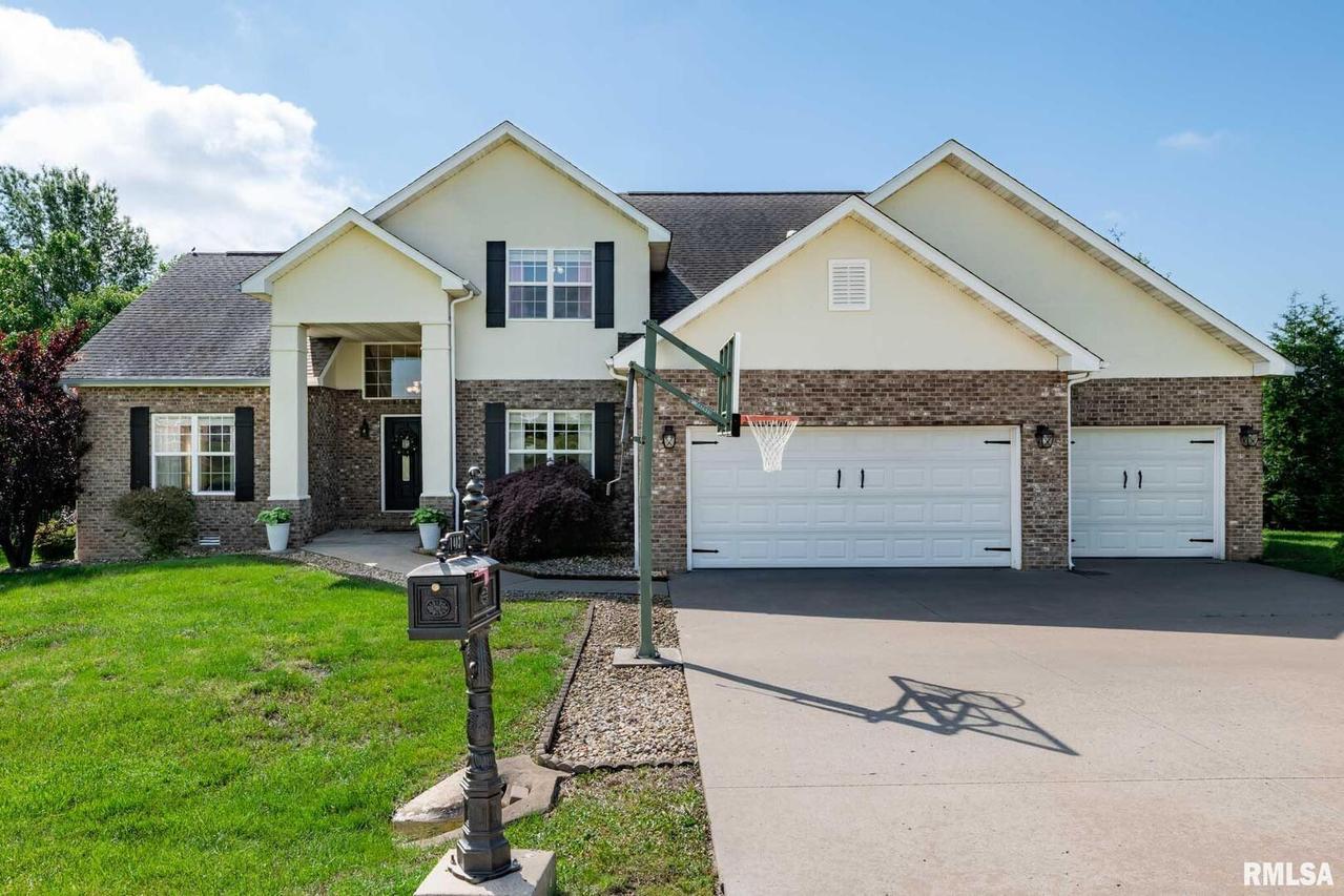 1403 Paulie Rd., Carterville, IL 62918