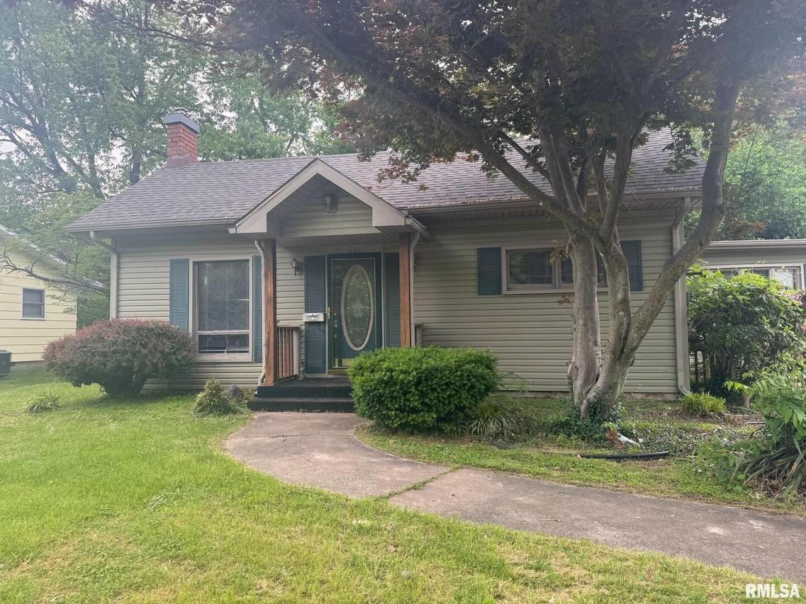 501 N Commercial St., Benton, IL 62812