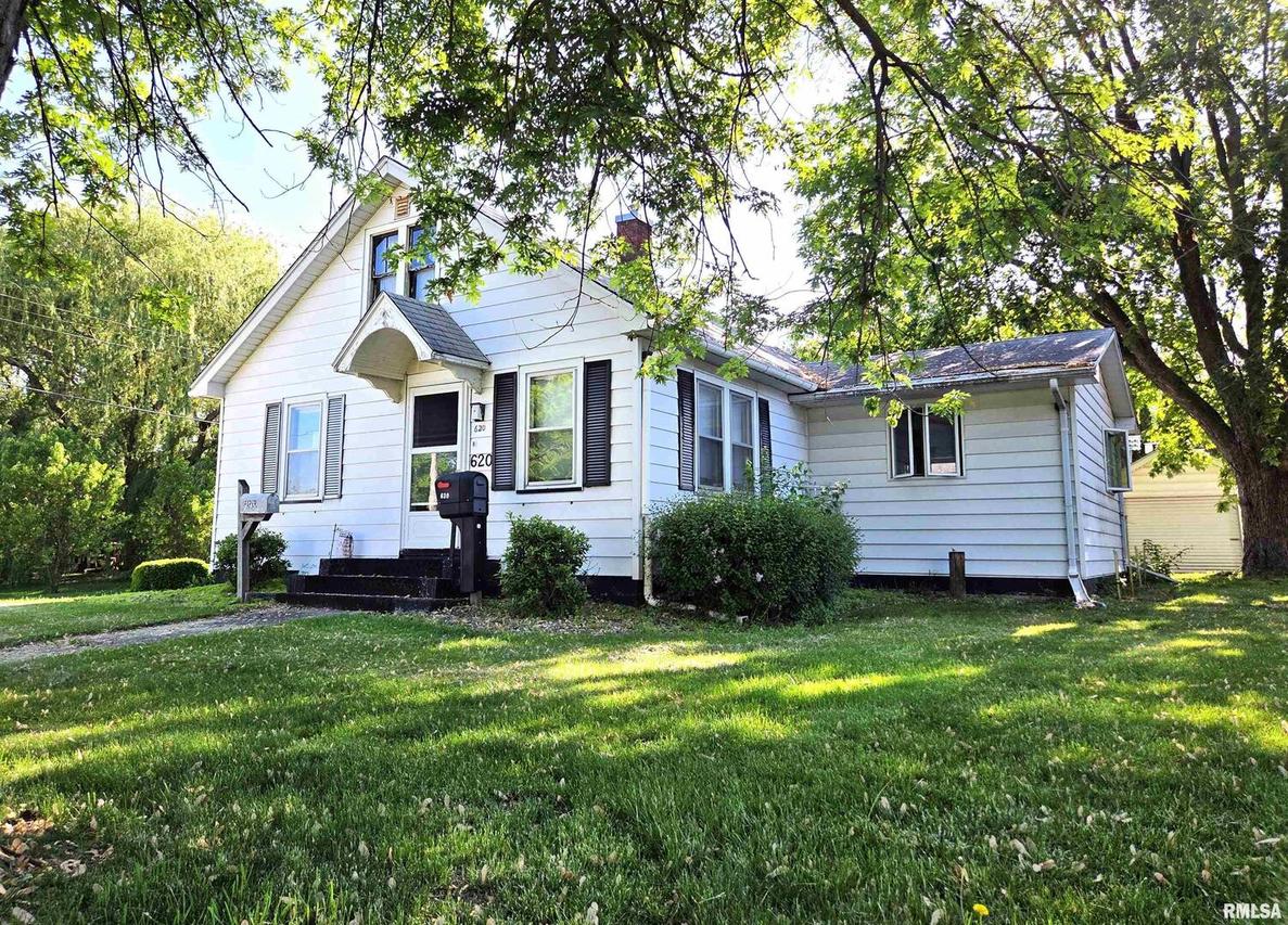 620 NW 2nd Ave., Aledo, IL 61231