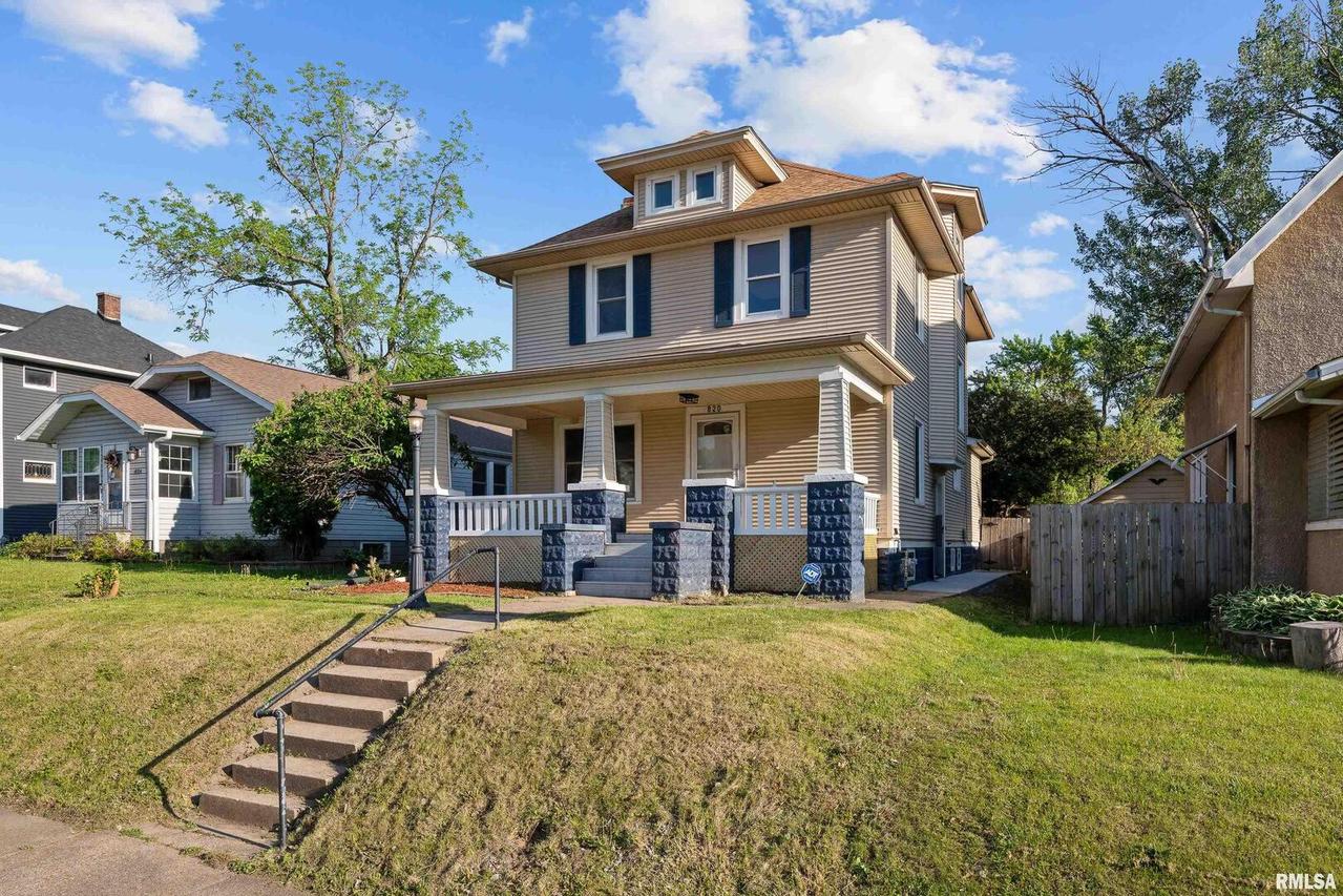 820 20th Ave., Moline, IL 61265