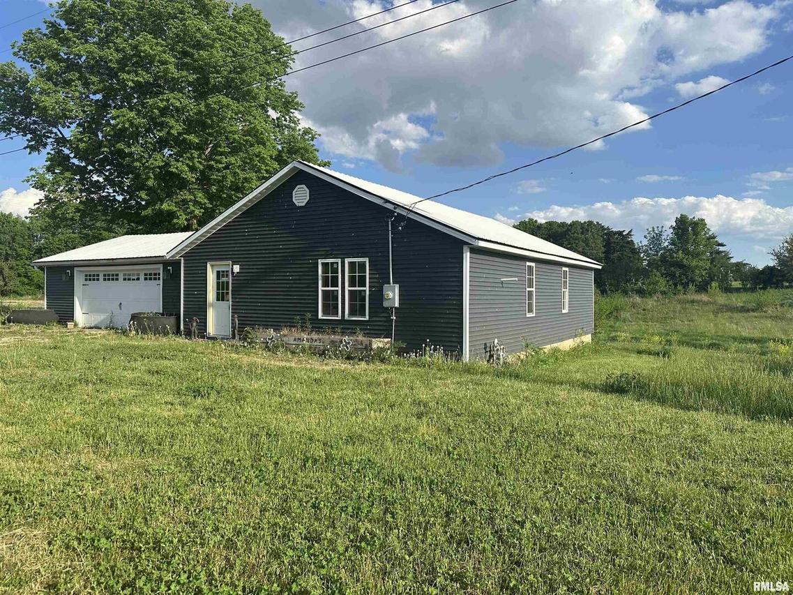 705 W Williams St., Wyoming, IL 61491