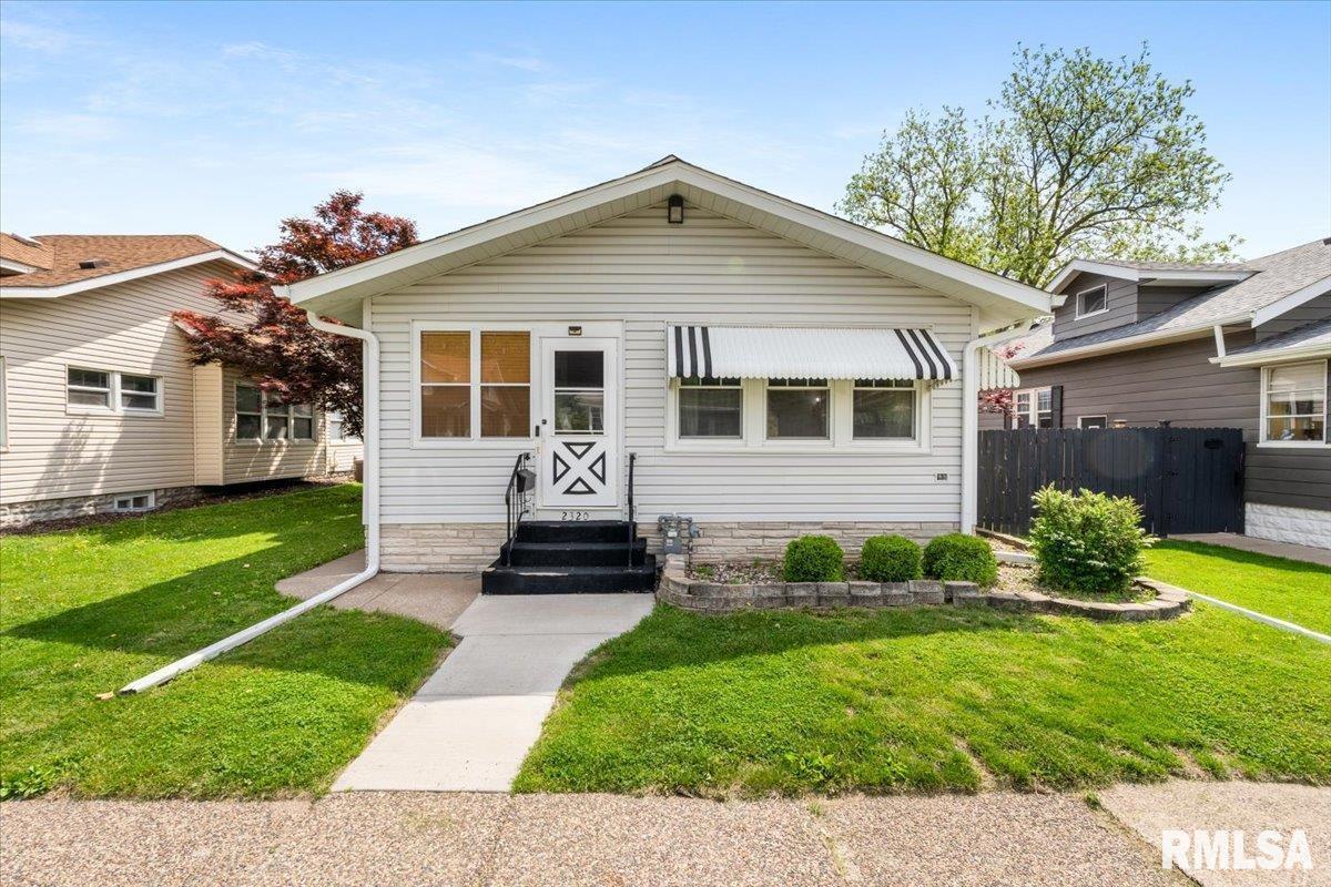 2320 6th St., Moline, IL 61265