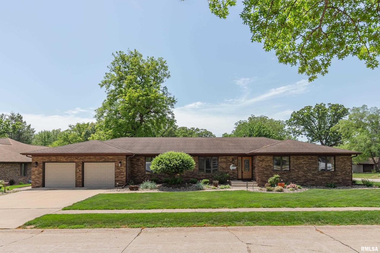 4902 35th Ave., Moline, IL 61265