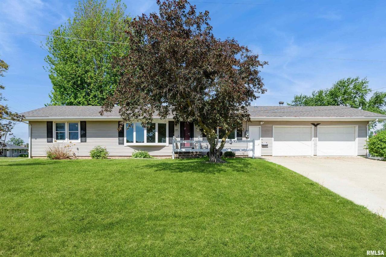 118 10th St., Fulton, IL 61252