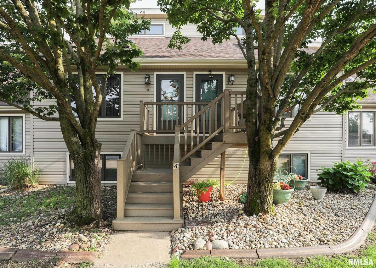 2112 35th St. #3, Rock Island, IL 61201