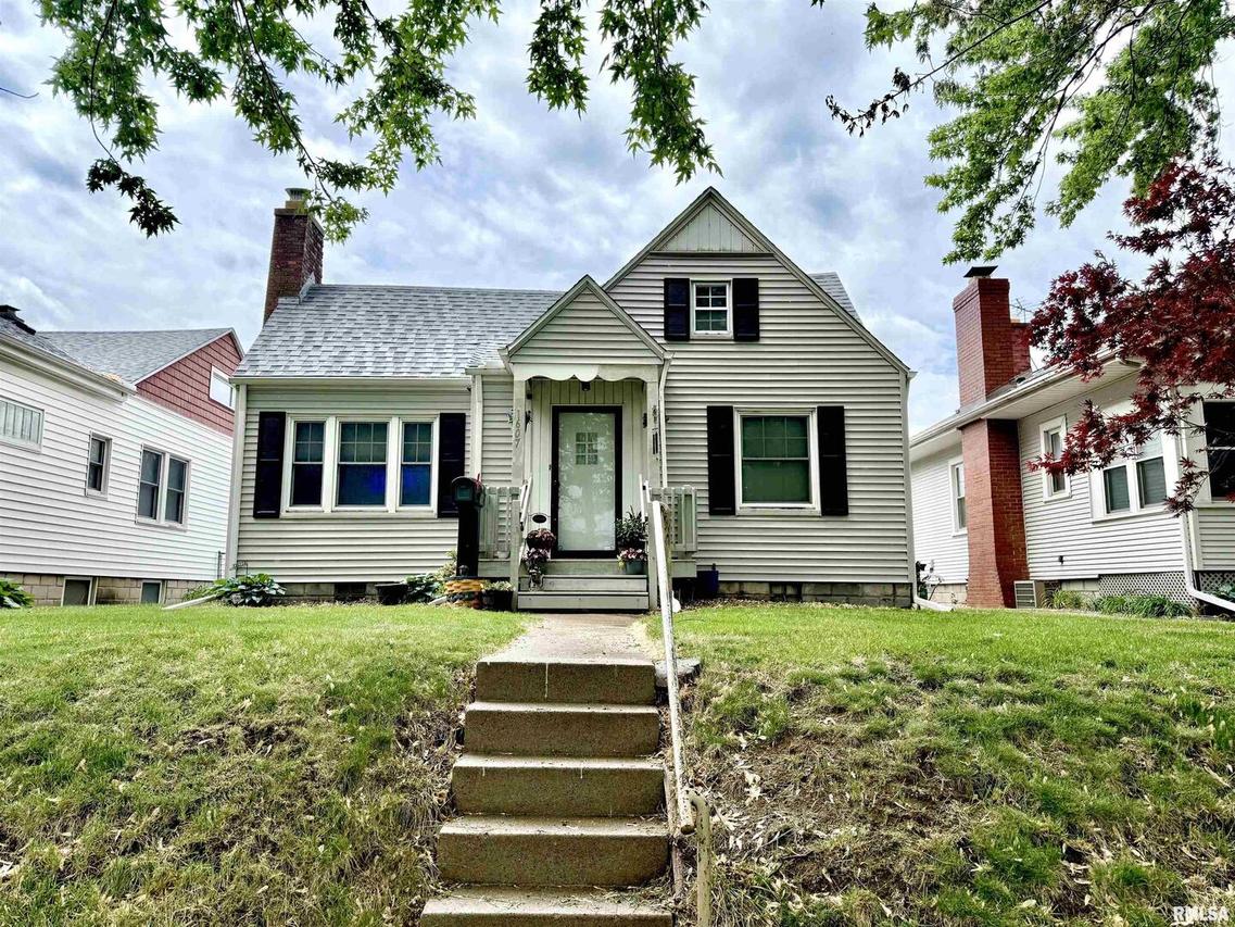 1607 18th St. #C, Moline, IL 61265