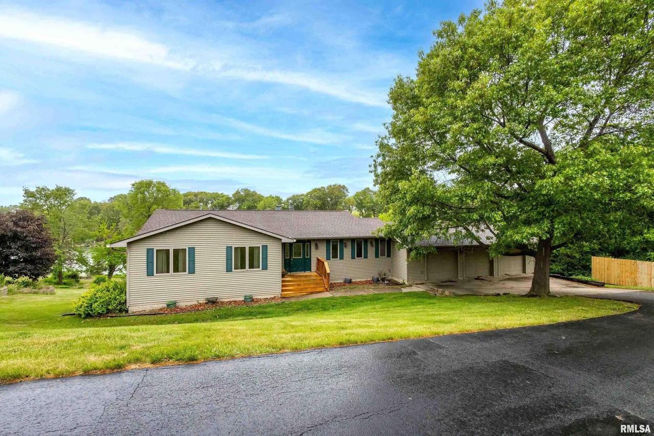 1244 Island View Dr., Sherrard, IL 61281