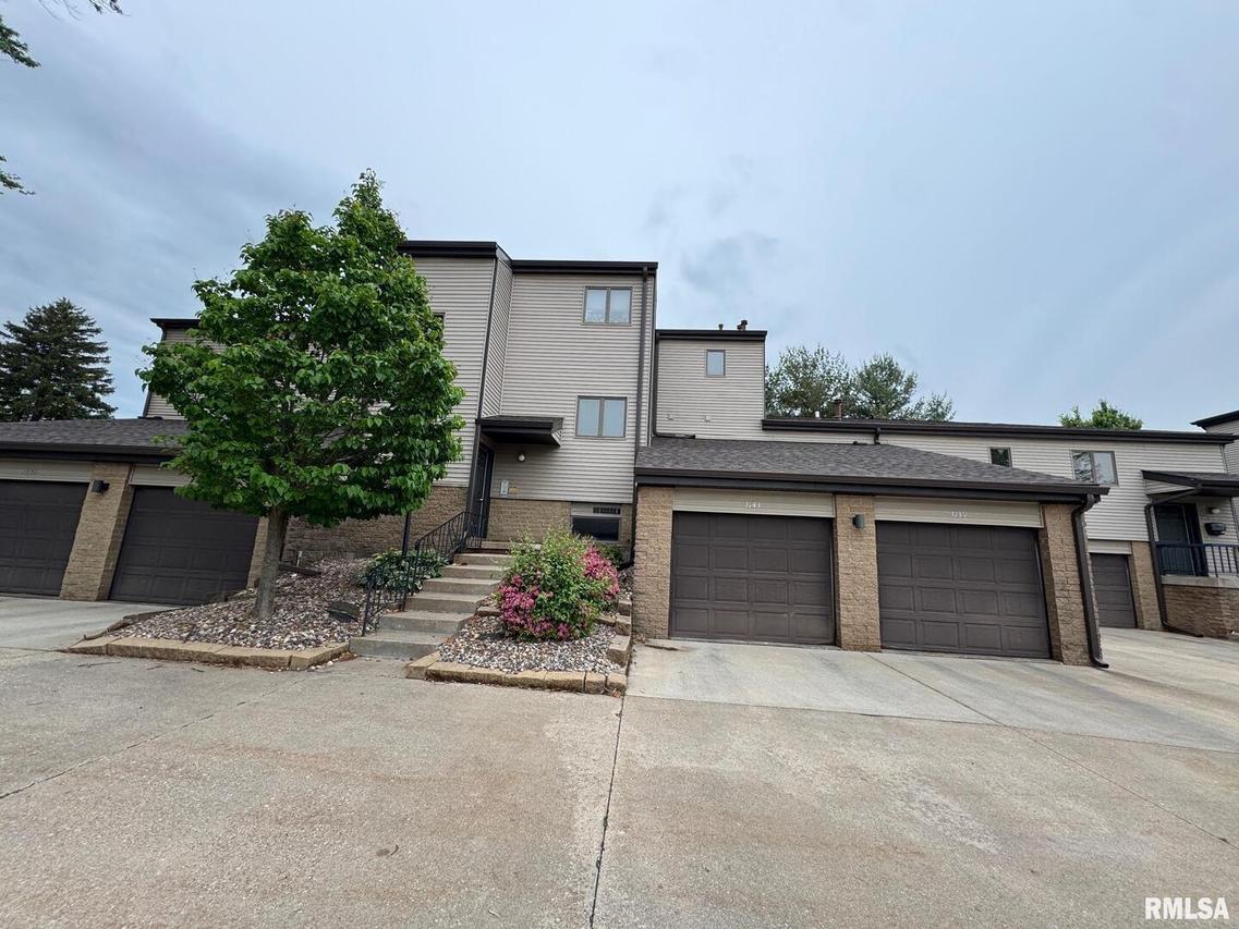 3143 4th St., Moline, IL 61265