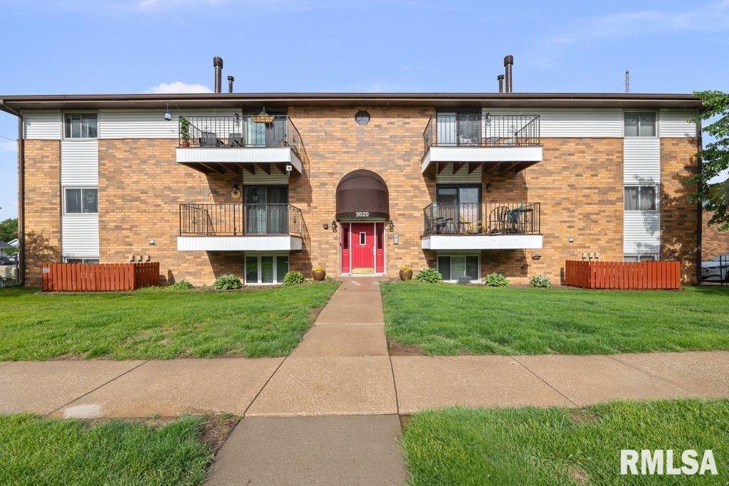3020 4th St. #9, Moline, IL 61265