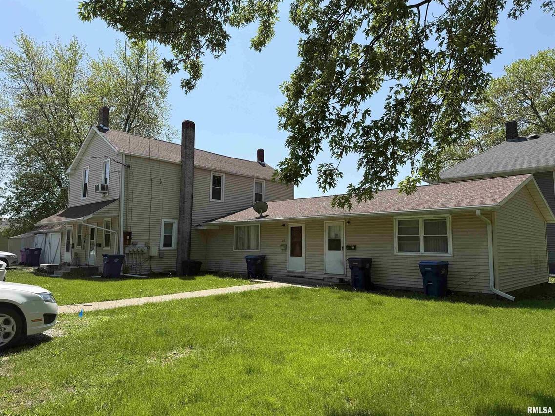 105-109 NE 5th Ave., Aledo, IL 61231