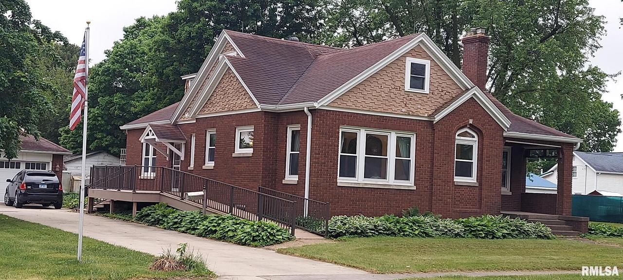 303 Walnut St., New Windsor, IL 61465