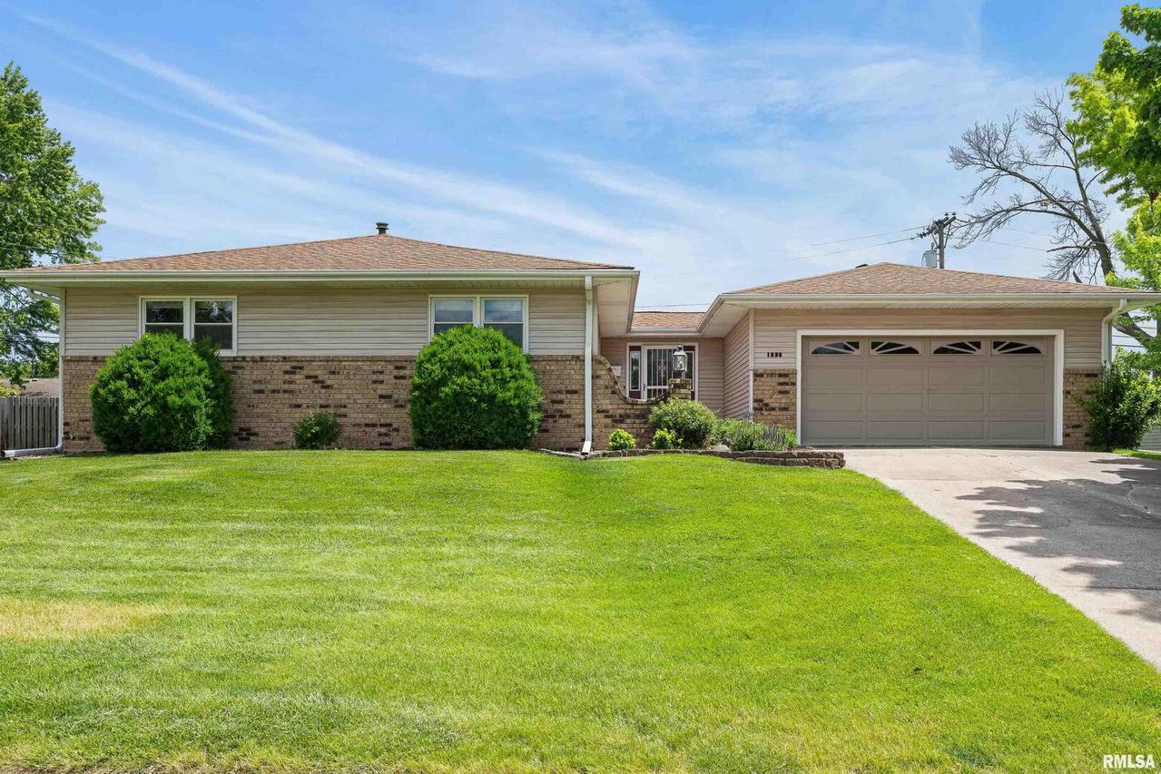 1225 5th St., Milan, IL 61264