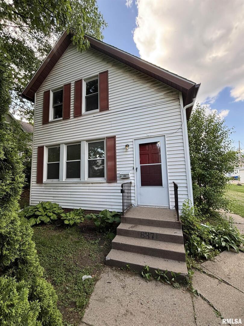 837 19th Ave., Moline, IL 61265
