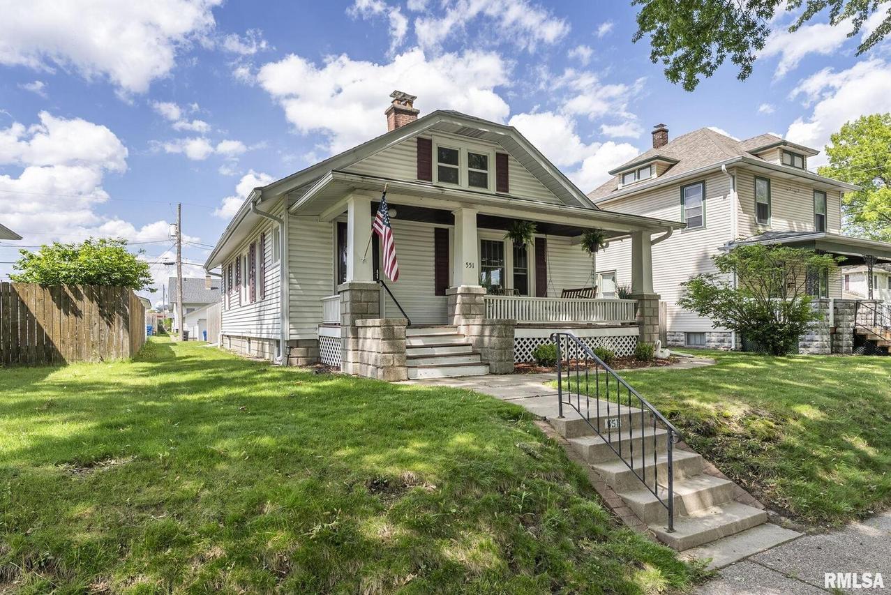 551 21st Ave., Moline, IL 61265