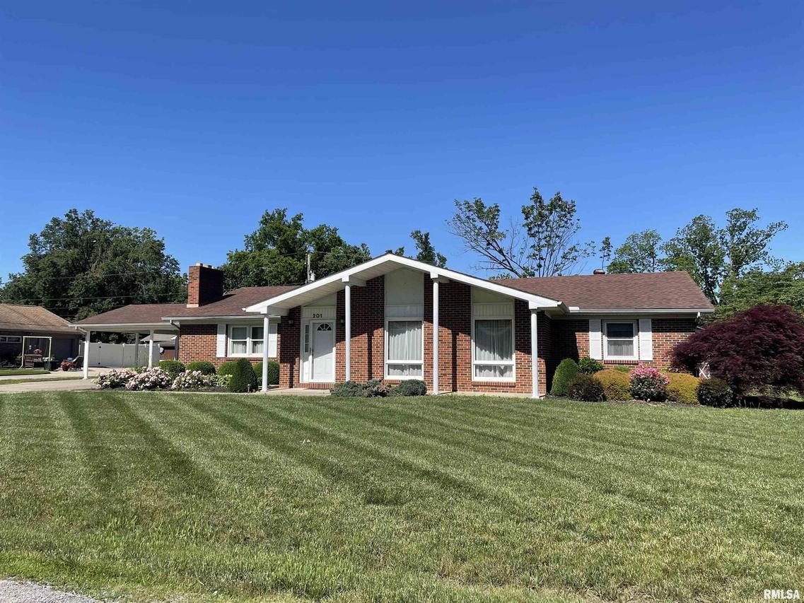 201 S Herrmann Dr., Ridgway, IL 62979