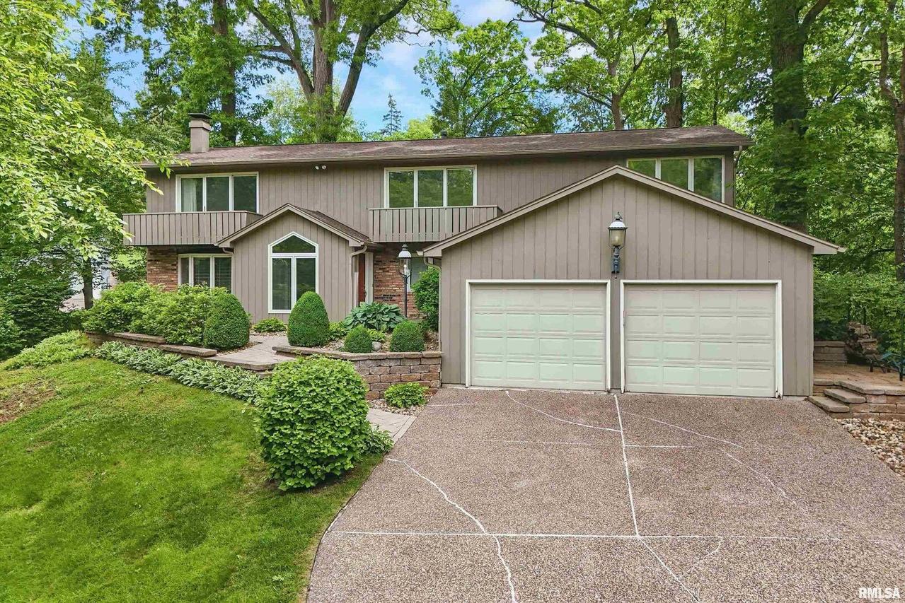 2604 10th Street Pl., Moline, IL 61265