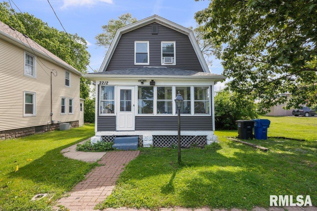 2212 18th St. #A, Moline, IL 61265