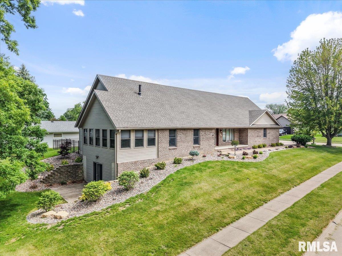 859 45th Ave., East Moline, IL