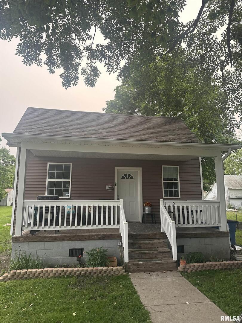 119 S Elm St., Williamsfield, IL 61489
