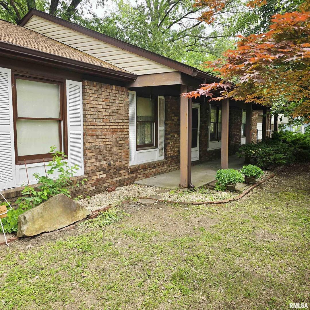 414 S Clayton St., Benton, IL 62812