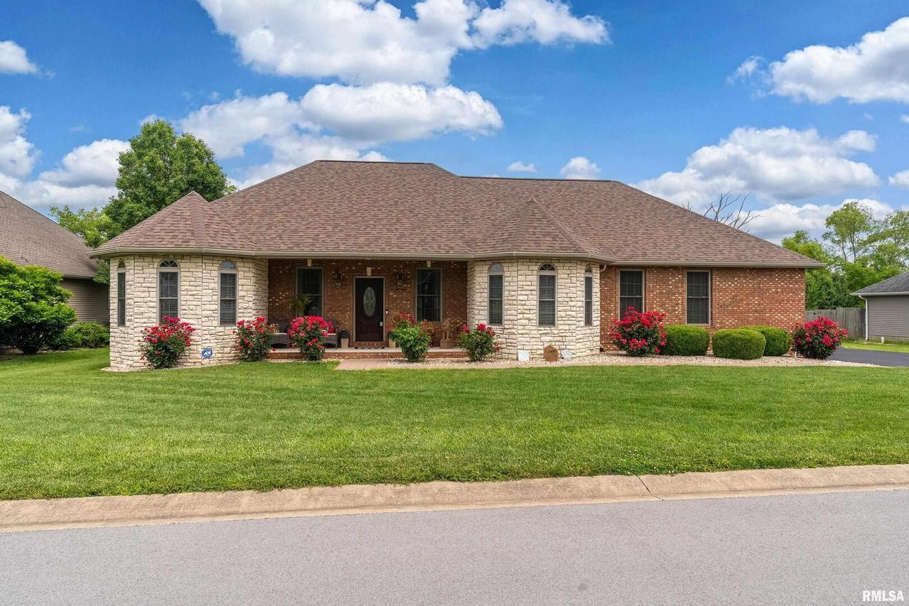 1701 Dew Drop Dr., Marion, IL 62959