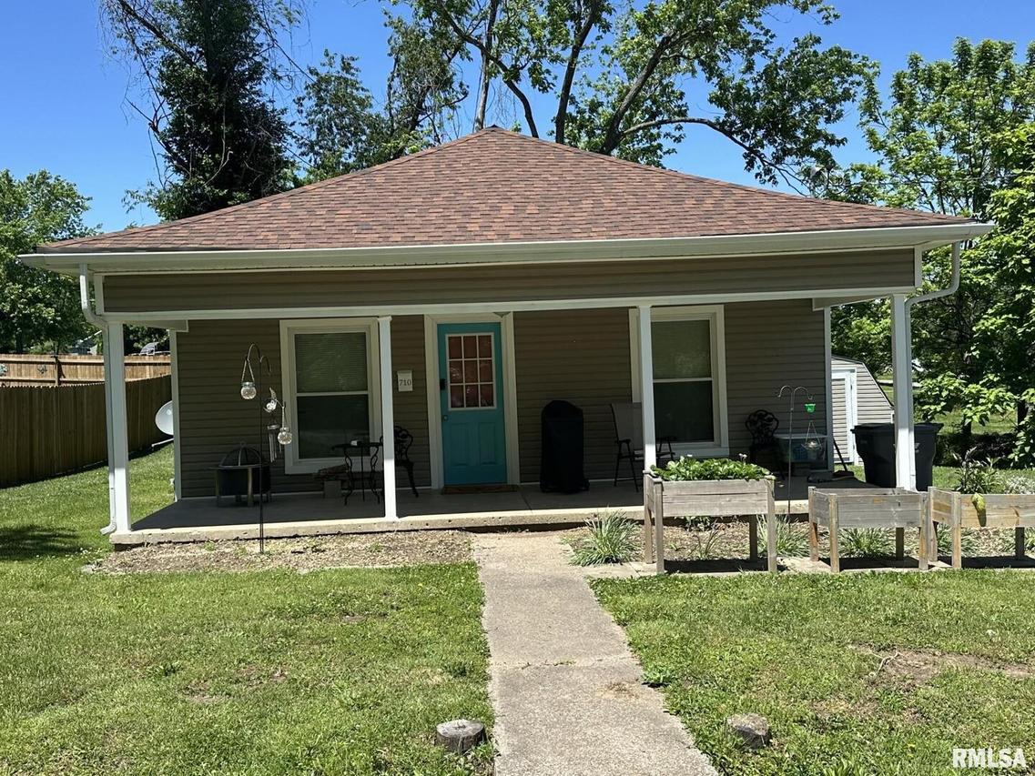 710 Ridge St., Carterville, IL 62918