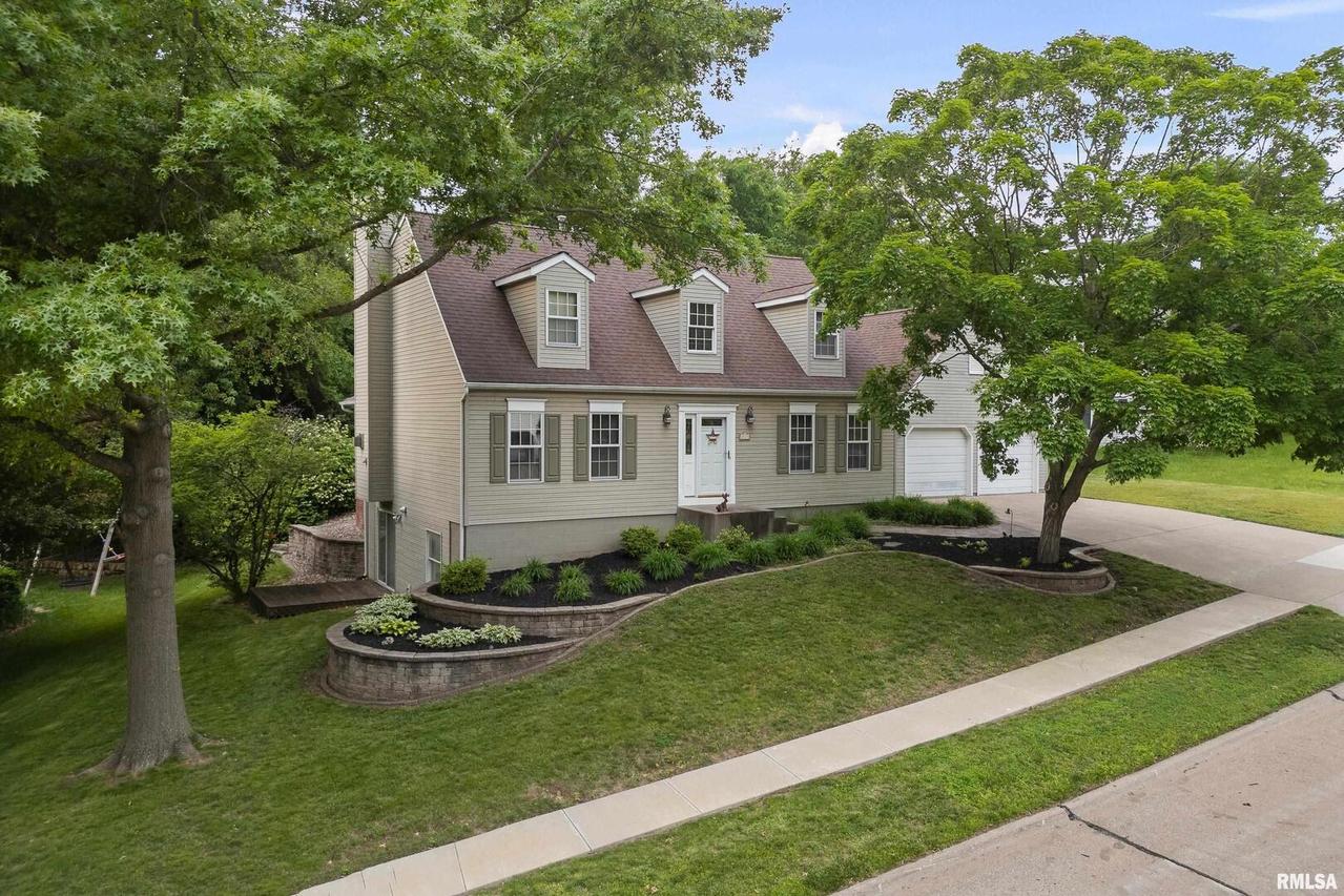 3513 33rd Street Ct., Moline, IL 61265