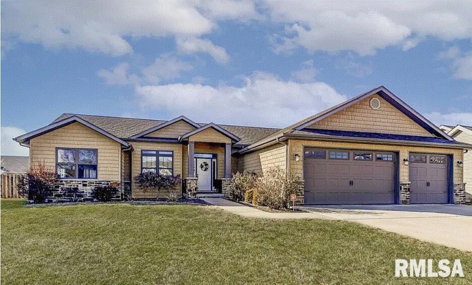 613 Orchard Ave., Chatham, IL 62629