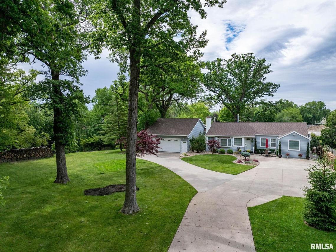 1872 19th Ave., Moline, IL 61265