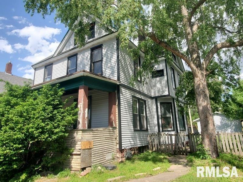 1043 19th St., Rock Island, IL 61201