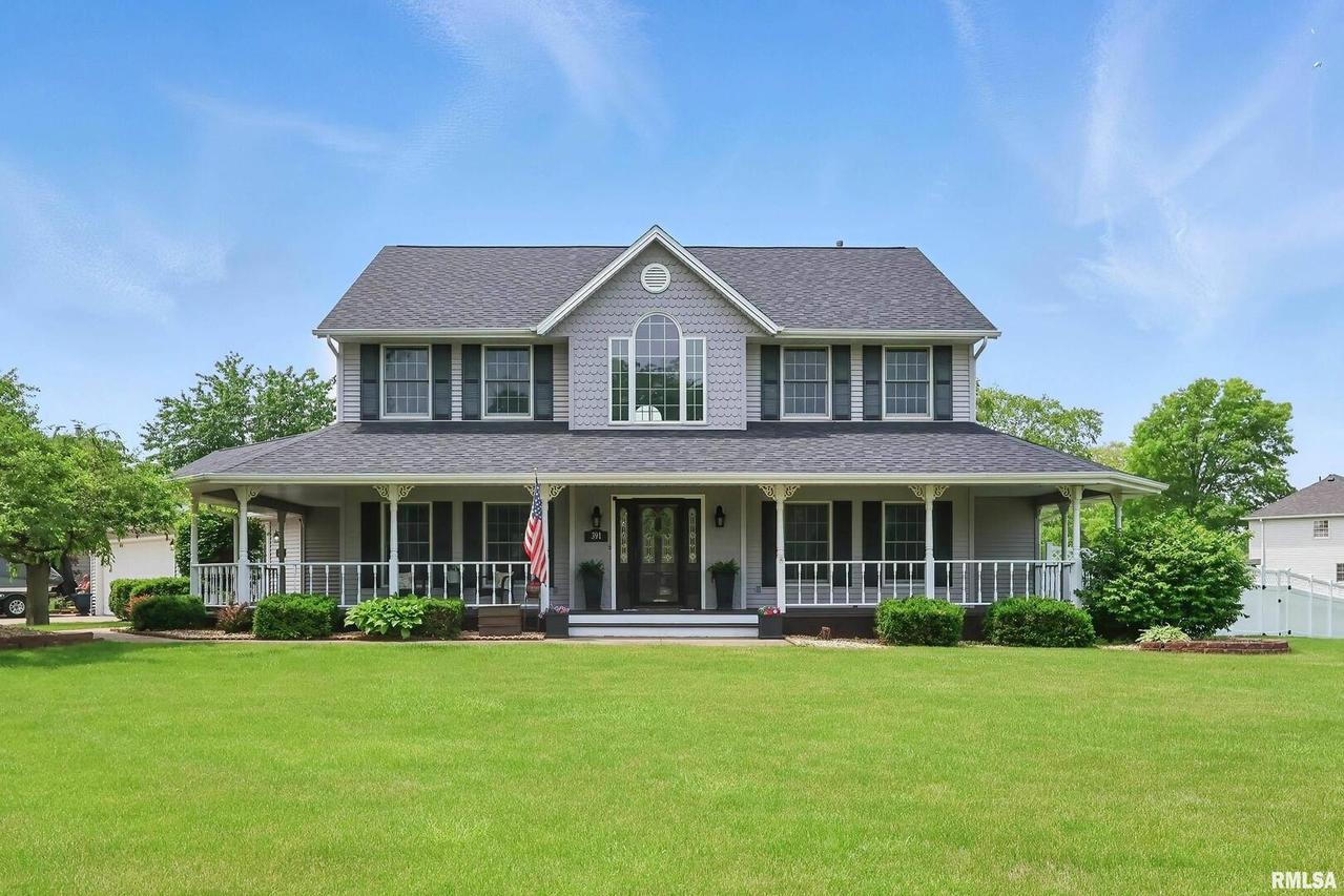 391 Oakwood Circle Dr., Coal Valley, IL 61240