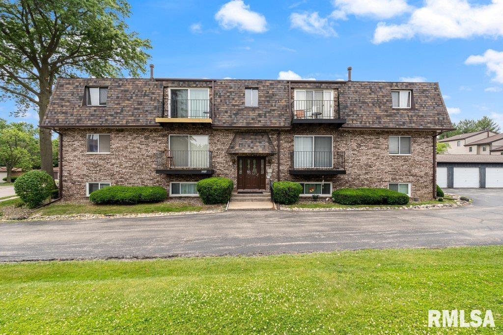 3069 4th St. #4, Moline, IL 61265