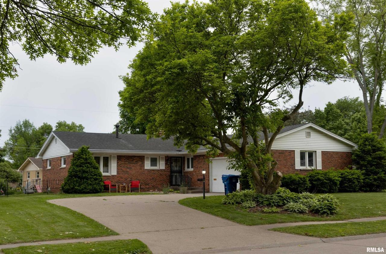 4216 34th Avenue Pl., Moline, IL 61265