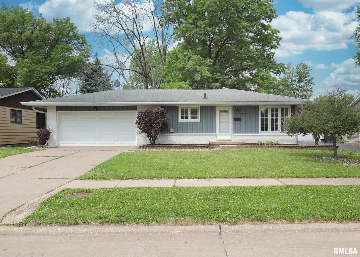 3605 37th St., Moline, IL 61265