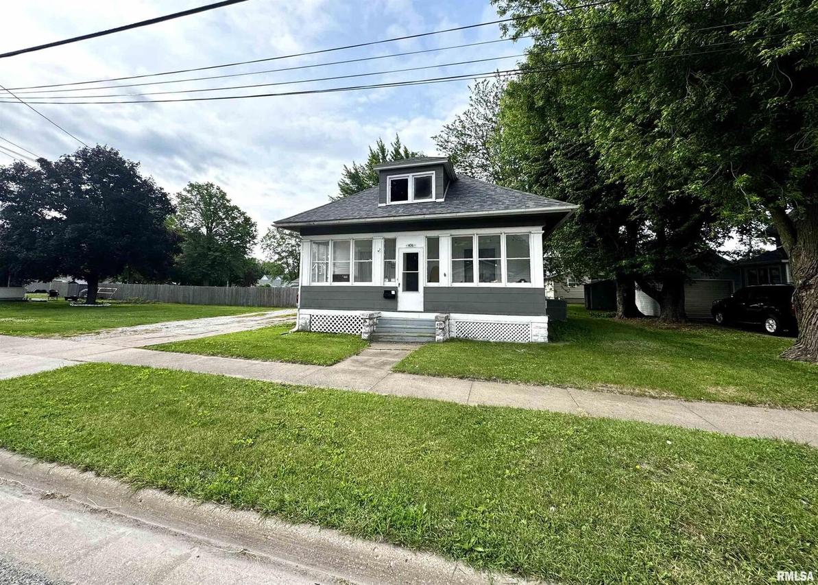 406 SW 3rd St., Aledo, IL 61231