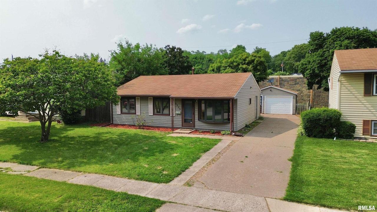 5025 44th Ave., Moline, IL 61265