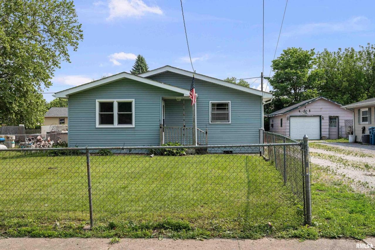 129 State St., Carbon Cliff, IL 61239